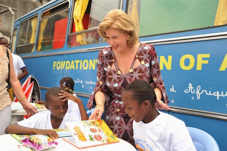 Caravane de lecture de Children Of Africa: Le bibliobus atterrit à Cocody